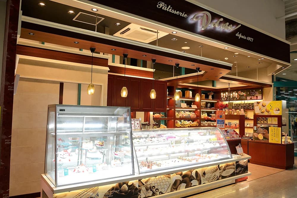 ドルセ洋菓子店 フジグラン神辺店の外観・店内